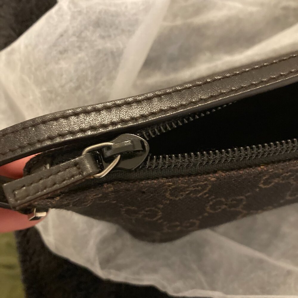 ⭐️ Authentic⭐️ Gucci GG Monogram Dark Brown Canvas & Leather Pochette Bag - Picture 5 of 10